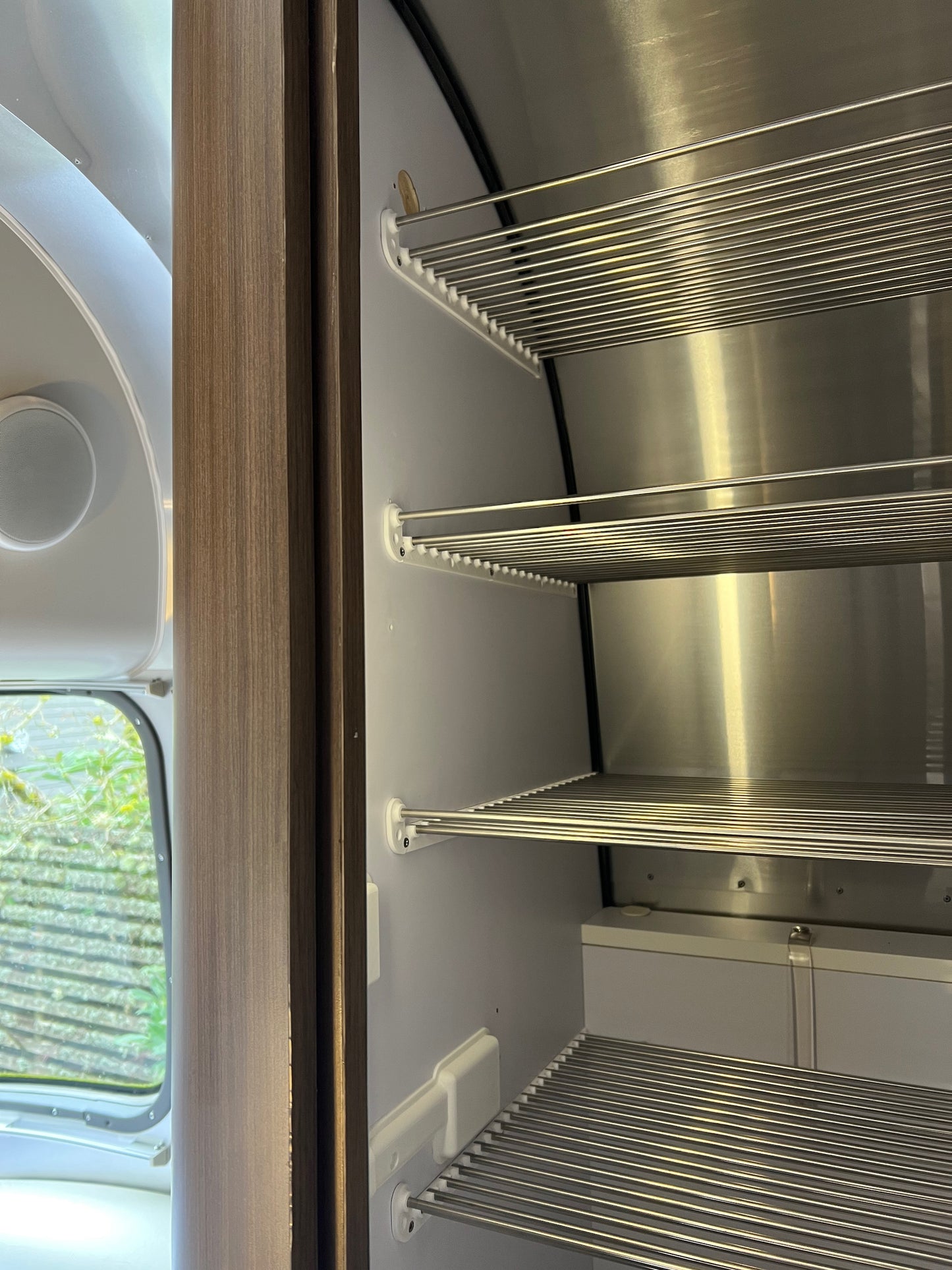 AeroRack - Shelving system for Airstream Bambi/Caravel 16RB